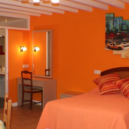 Hotel Aux Tauzins Montfort-en-Chalosse Exteriér fotografie