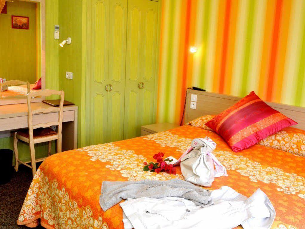 Hotel Aux Tauzins Montfort-en-Chalosse Exteriér fotografie