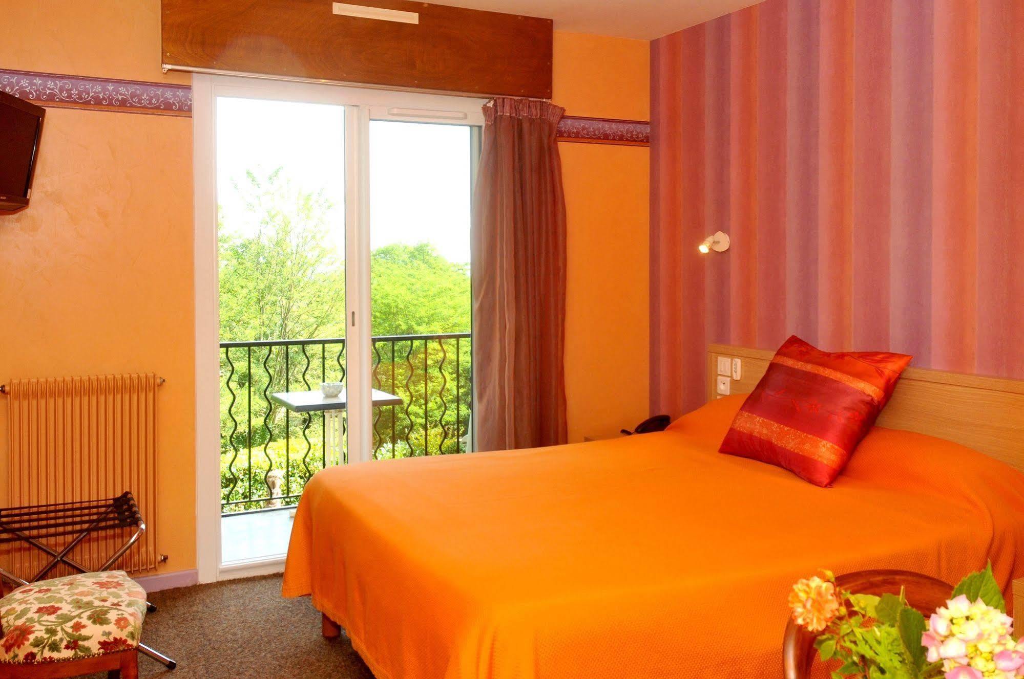 Hotel Aux Tauzins Montfort-en-Chalosse Exteriér fotografie
