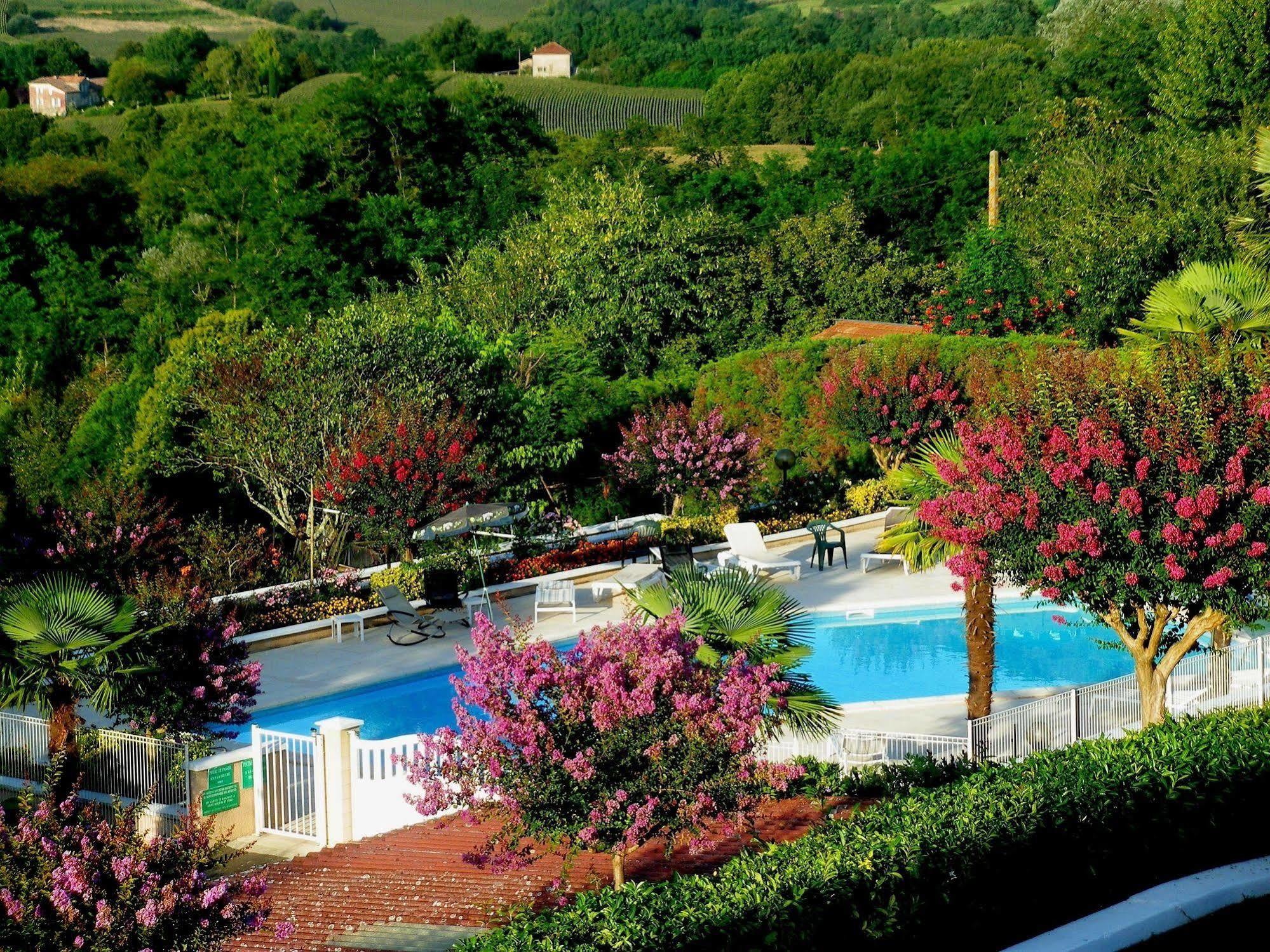 Hotel Aux Tauzins Montfort-en-Chalosse Exteriér fotografie